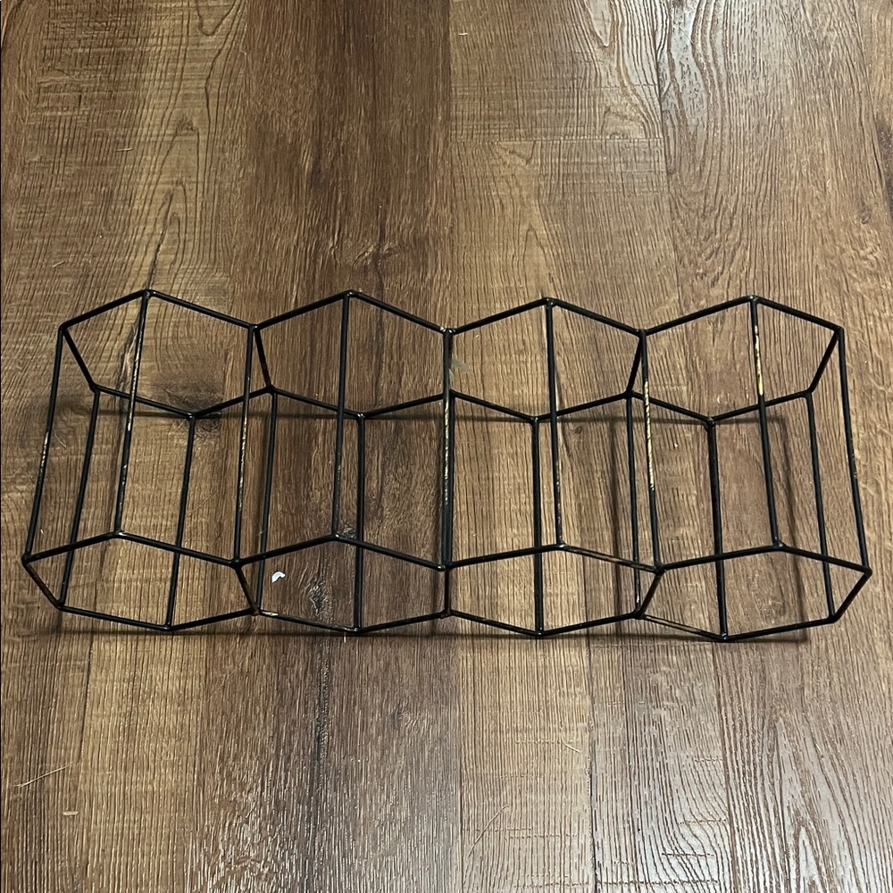 Geometric Black Metal wine bottle holder